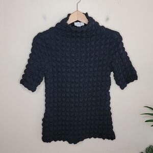 NWT Oddy Black Bubble Texture Short Sleeve Mockneck Top Size Medium Funky Unique